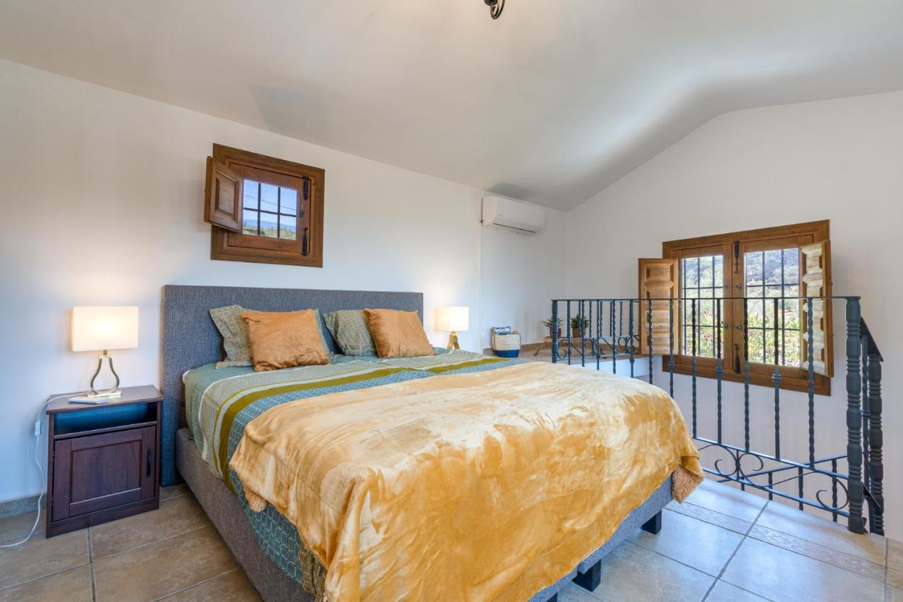 Hacienda La Buena Vida B&B En Appartementen Algarinejo Eksteriør bilde